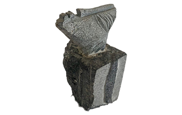 KV034
Untitled - LI
Granite           
4 x 4.5 x 6.5 inches
Available